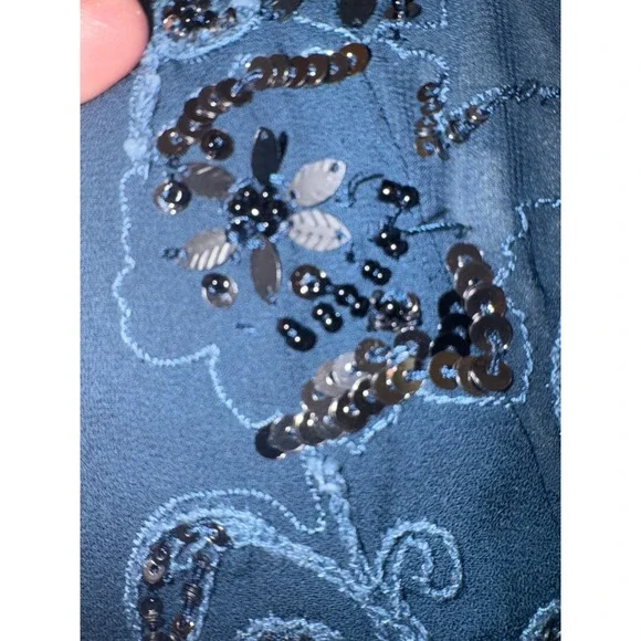White House Black Market Blouse Women Teal Embroidered Sequin Sleeveless Size 4 - Picture 6 of 10